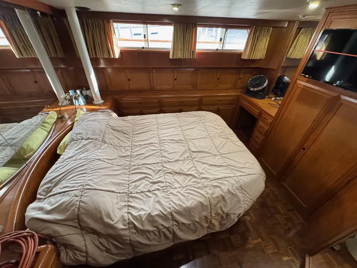 Knot Yet Yacht Photos Pics 