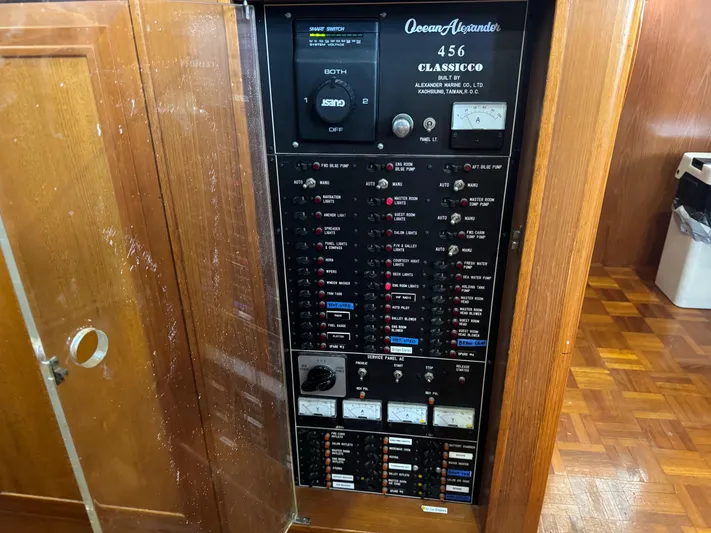 Knot Yet Yacht Photos Pics 