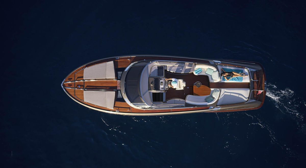 2014 Riva 44 