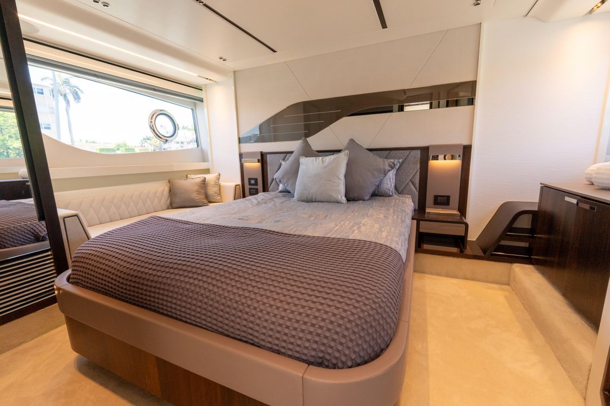 2022 Sunseeker 60 