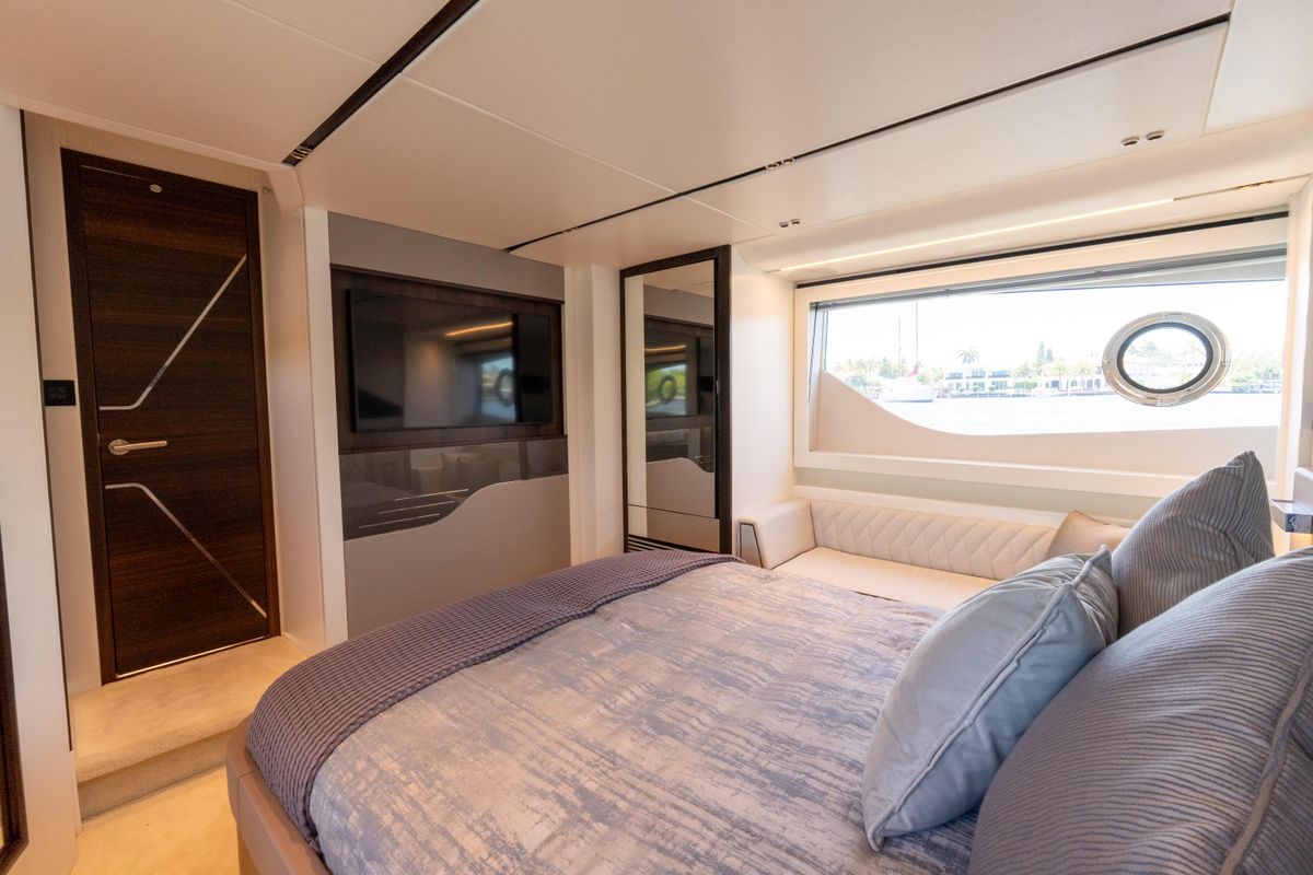 2022 Sunseeker 60 