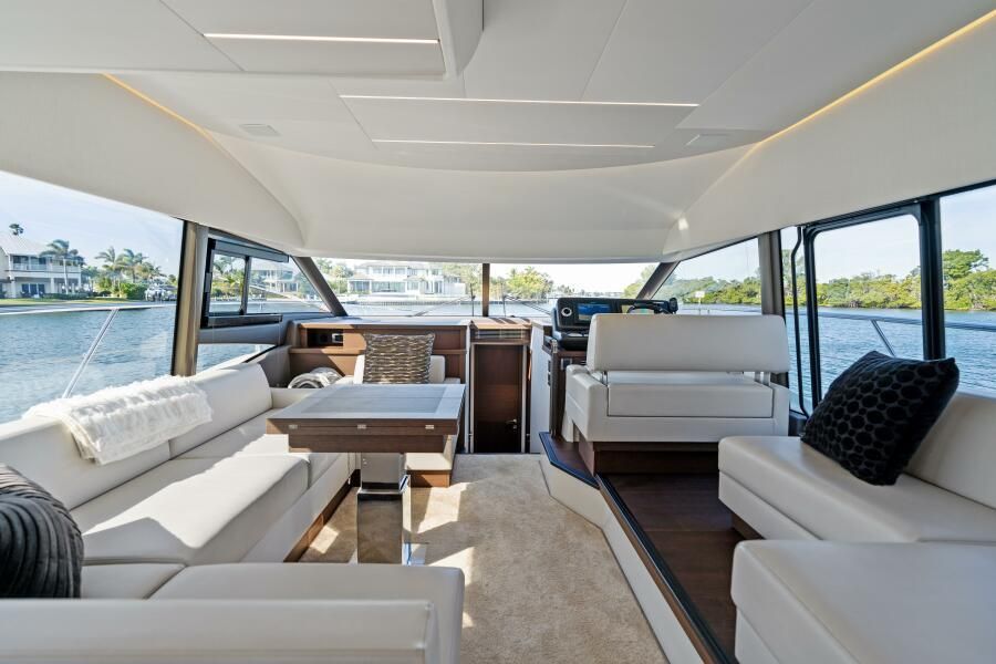 2020 Prestige 52 