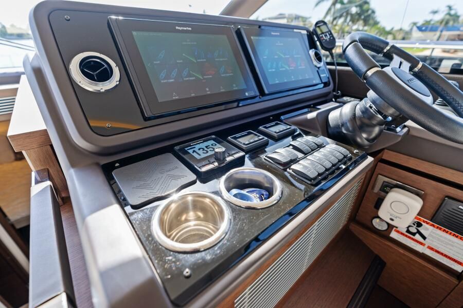 2020 Prestige 52 
