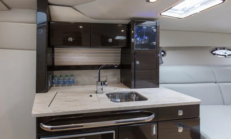 Bluebird Yacht Photos Pics 2017 37 Formula 370 SS Bluebird Cabin