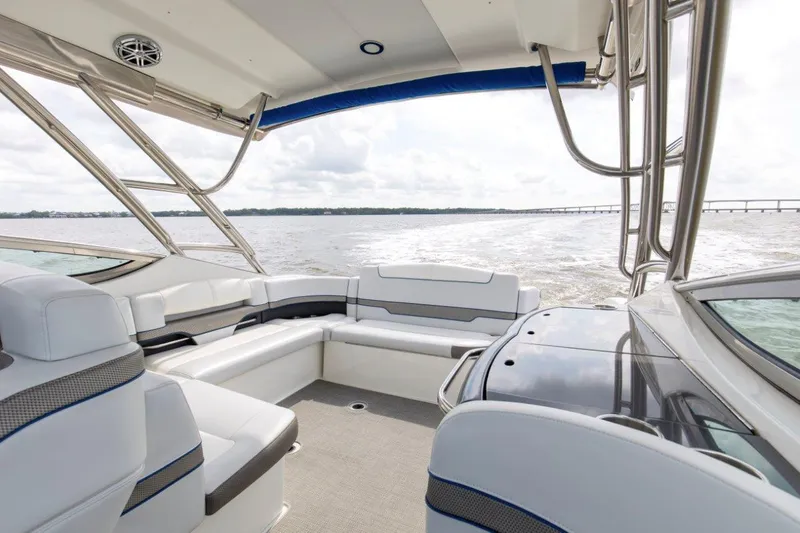 Bluebird Yacht Photos Pics 2017 37 Formula 370 SS Bluebird Deck