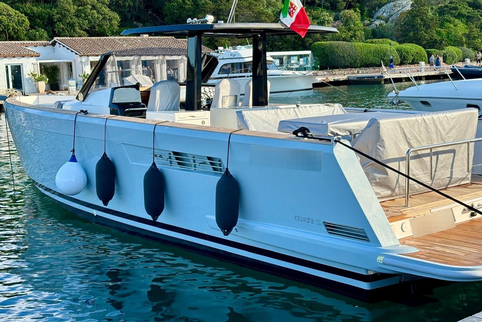 2008 Fjord 40' Open