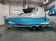 2023 MasterCraft XT-22