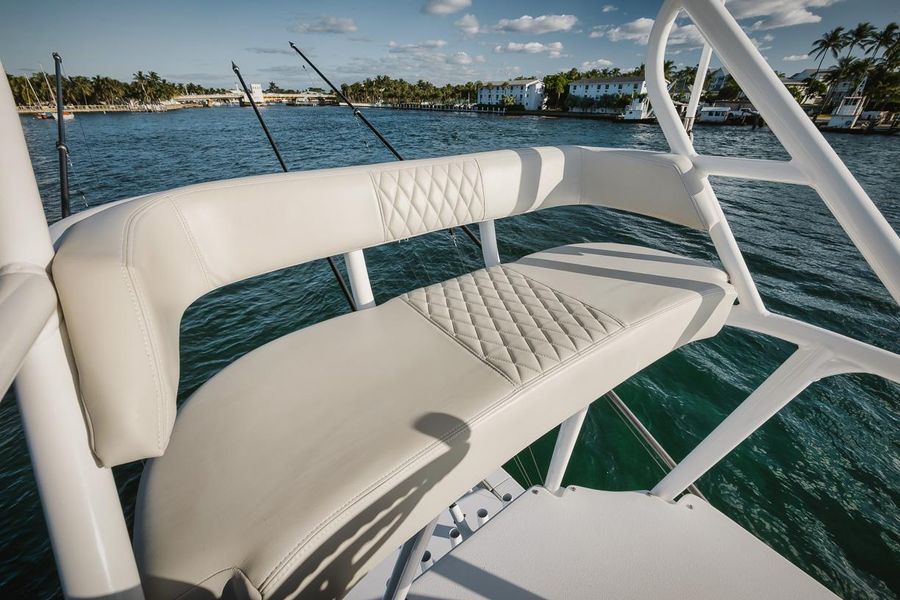 2022 Jupiter 43 Center Console