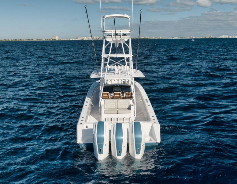 2022 Jupiter 43 Center Console