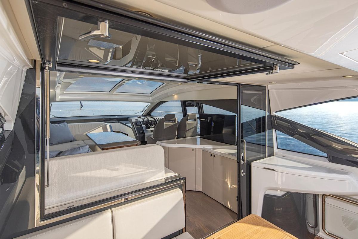 2025 Fairline 47 