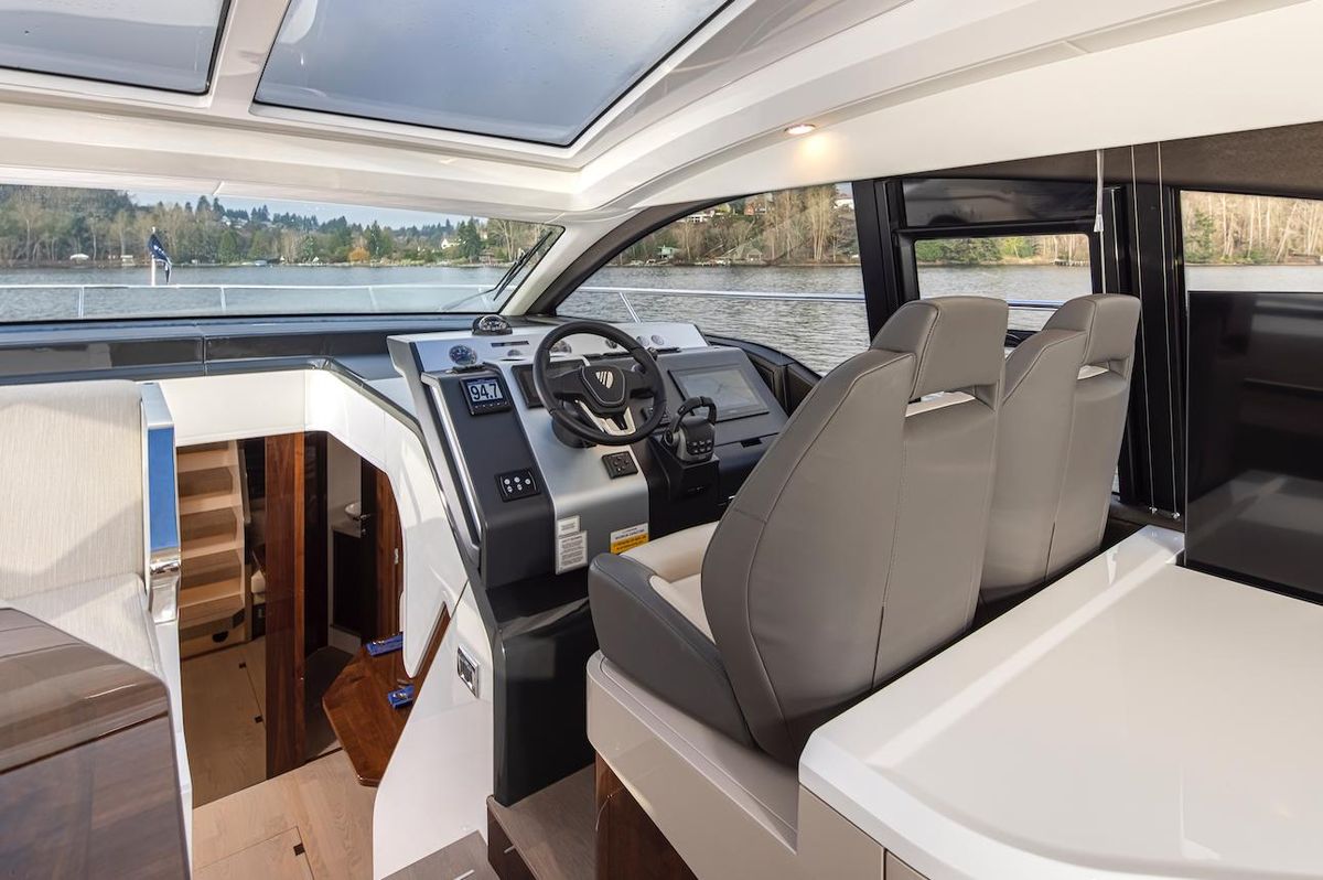 2025 Fairline 47 
