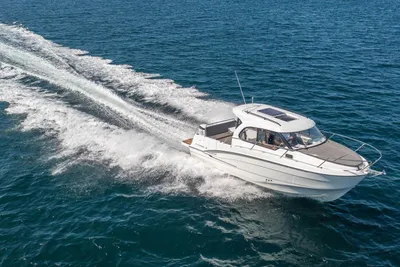 2023 Beneteau Antares 8