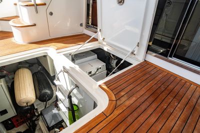 Yacht