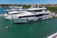 2016 Custom Line Navetta 28