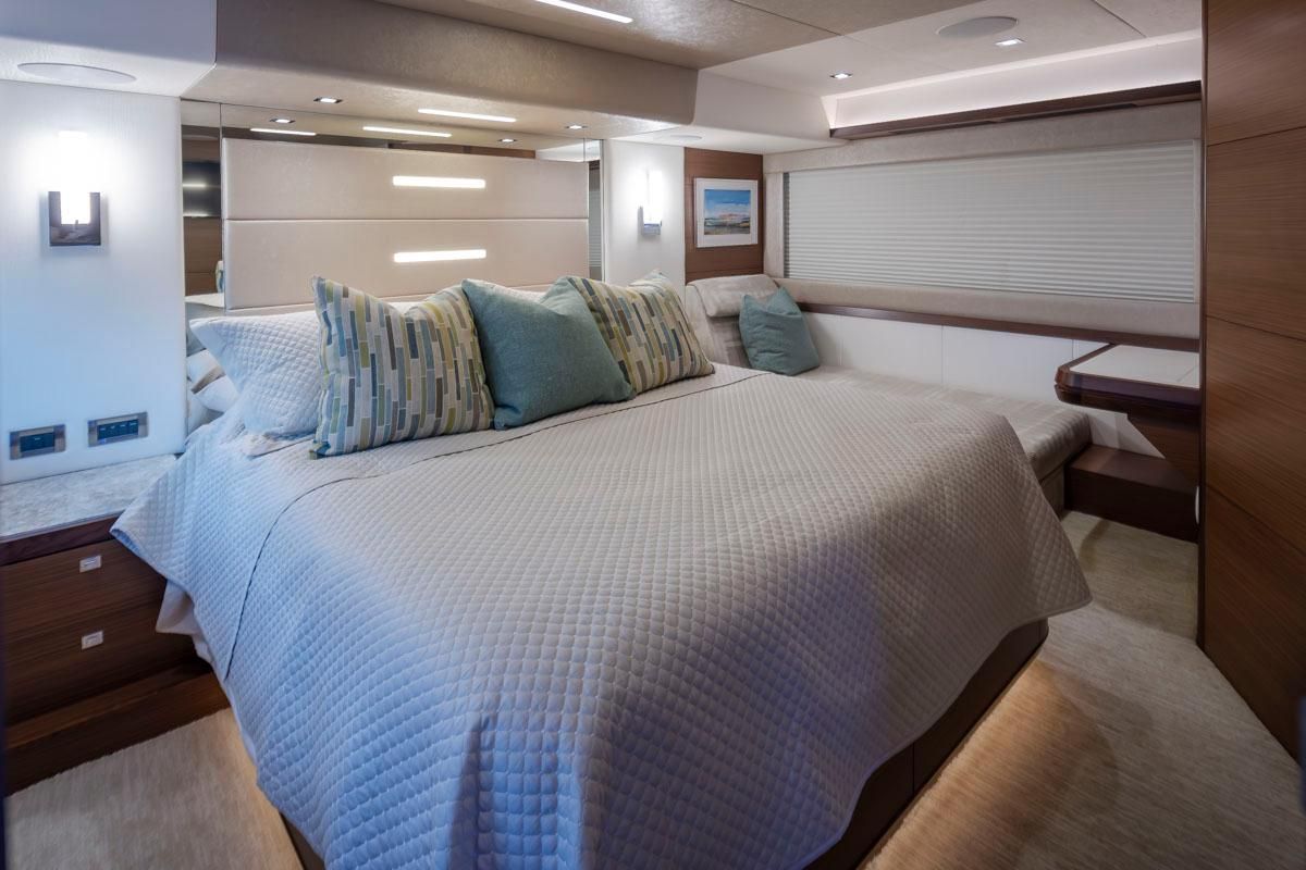 2017 Ocean Alexander 70 