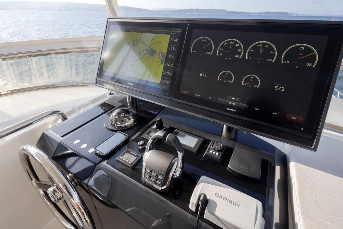 2017 Ocean Alexander 70 