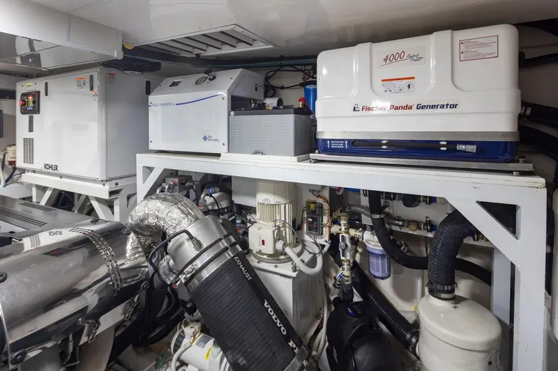 Crescent Moon Yacht Photos Pics 