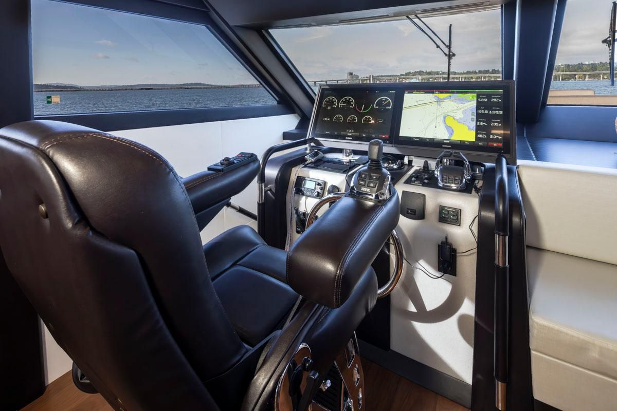 2017 Ocean Alexander 70 