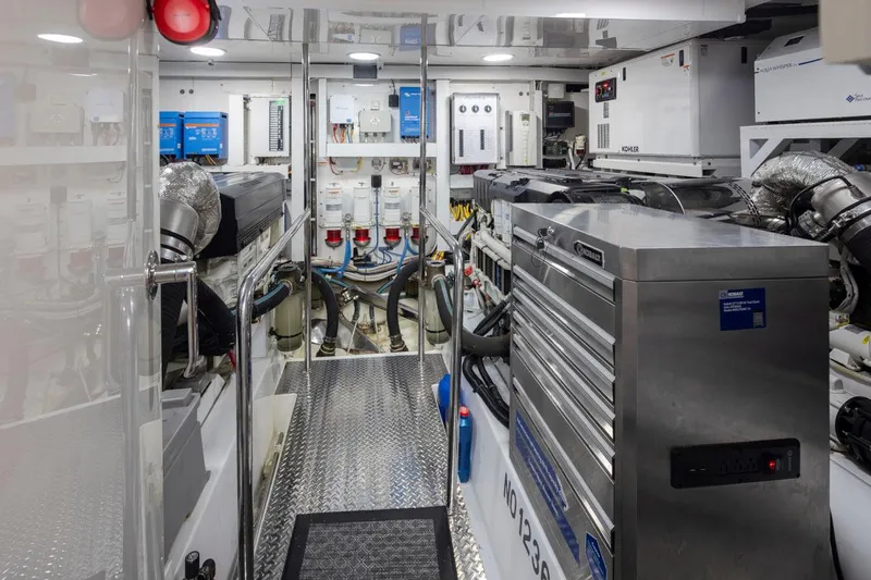 Crescent Moon Yacht Photos Pics 