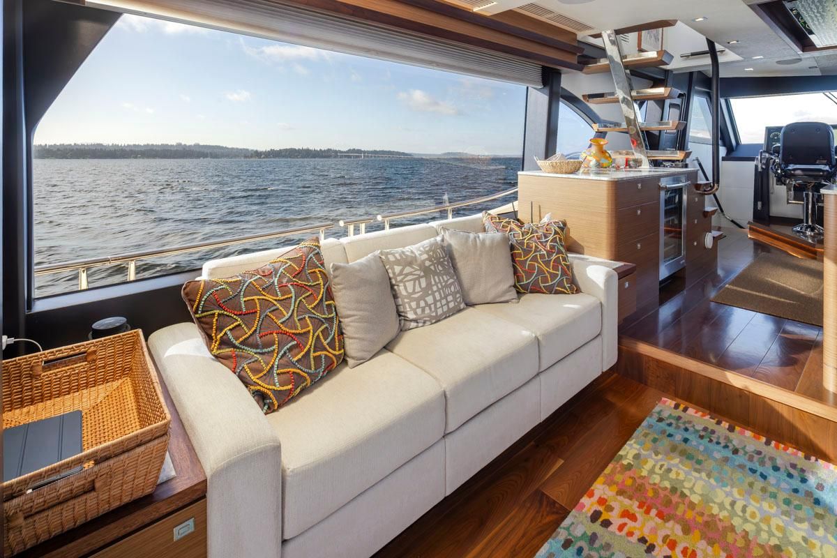 2017 Ocean Alexander 70 