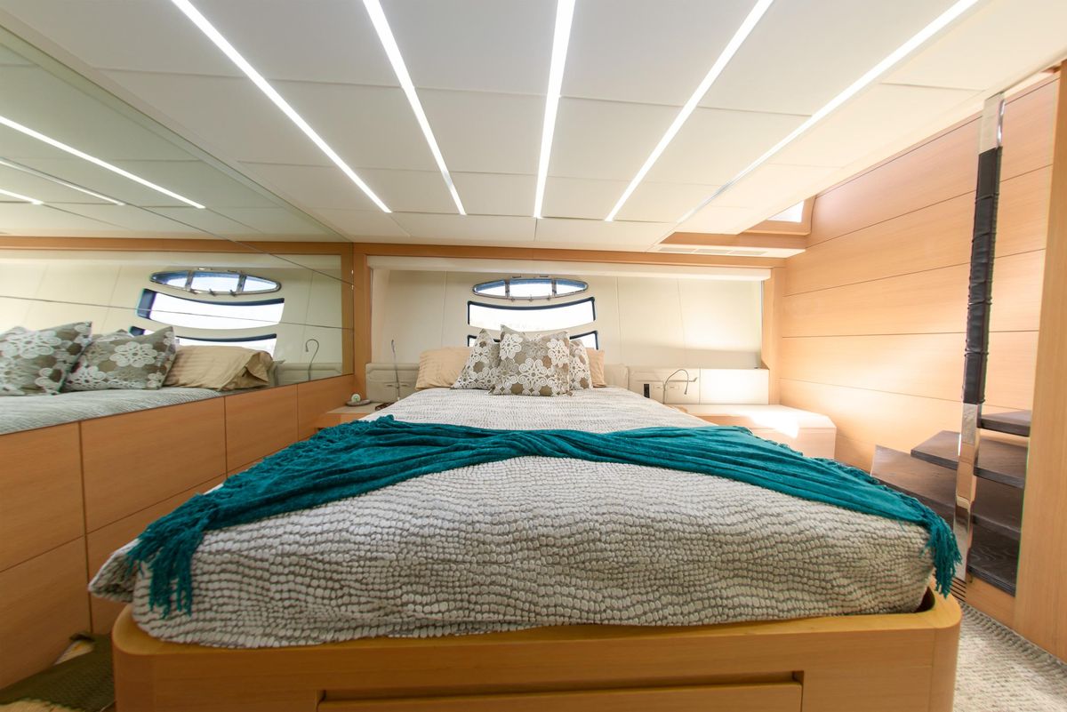 2013 Pershing 82 