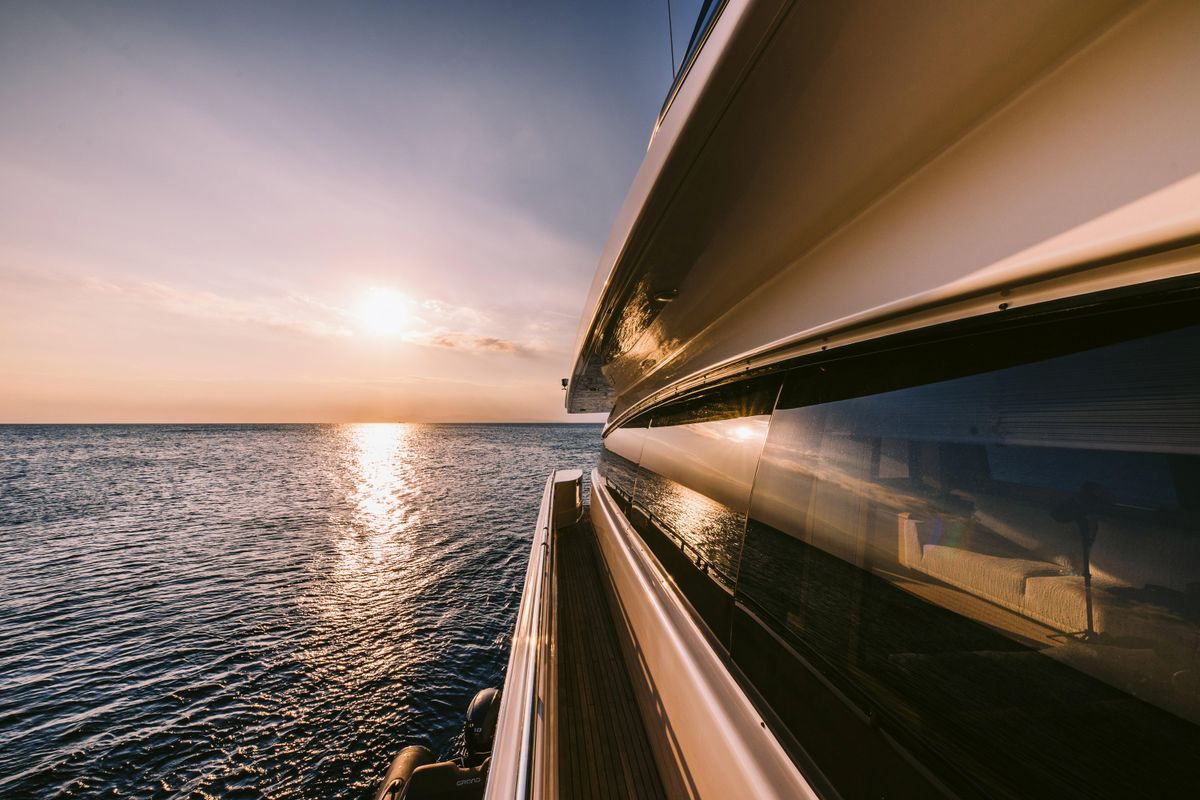 2010 Ferretti Yachts 82 
