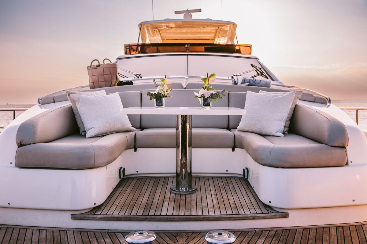 2010 Ferretti Yachts 82 