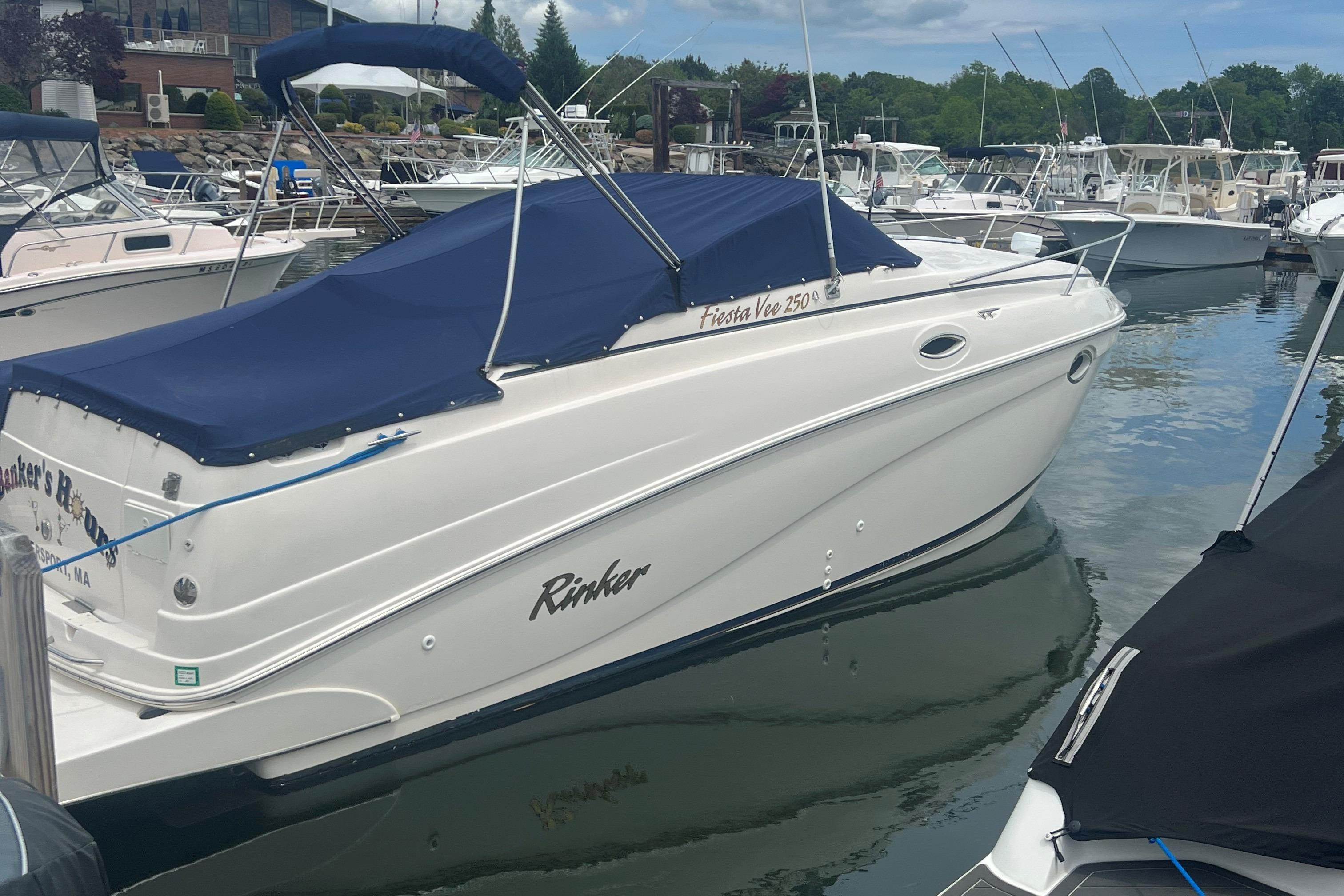 2003 Rinker 250 Fiesta Vee Cruiser for sale - YachtWorld