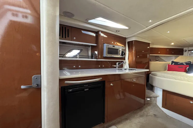 Rest Assured Yacht Photos Pics 