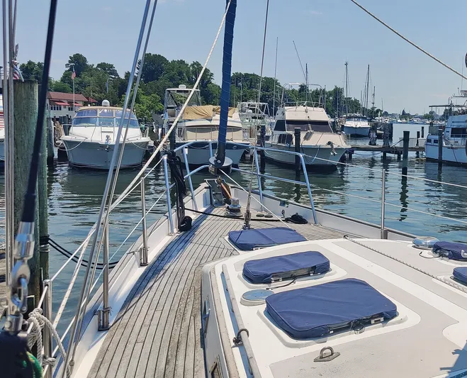 China Doll Yacht Photos Pics Forward deck - port side - fwd view