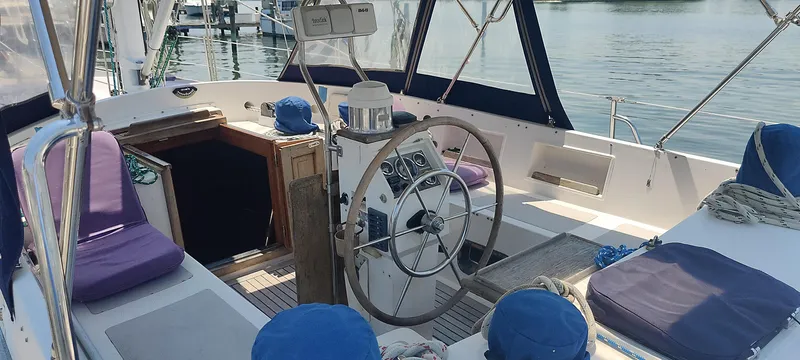 China Doll Yacht Photos Pics Cockpit - view fwd from port