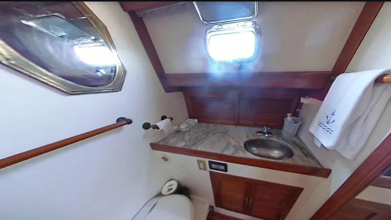 China Doll Yacht Photos Pics Aft head