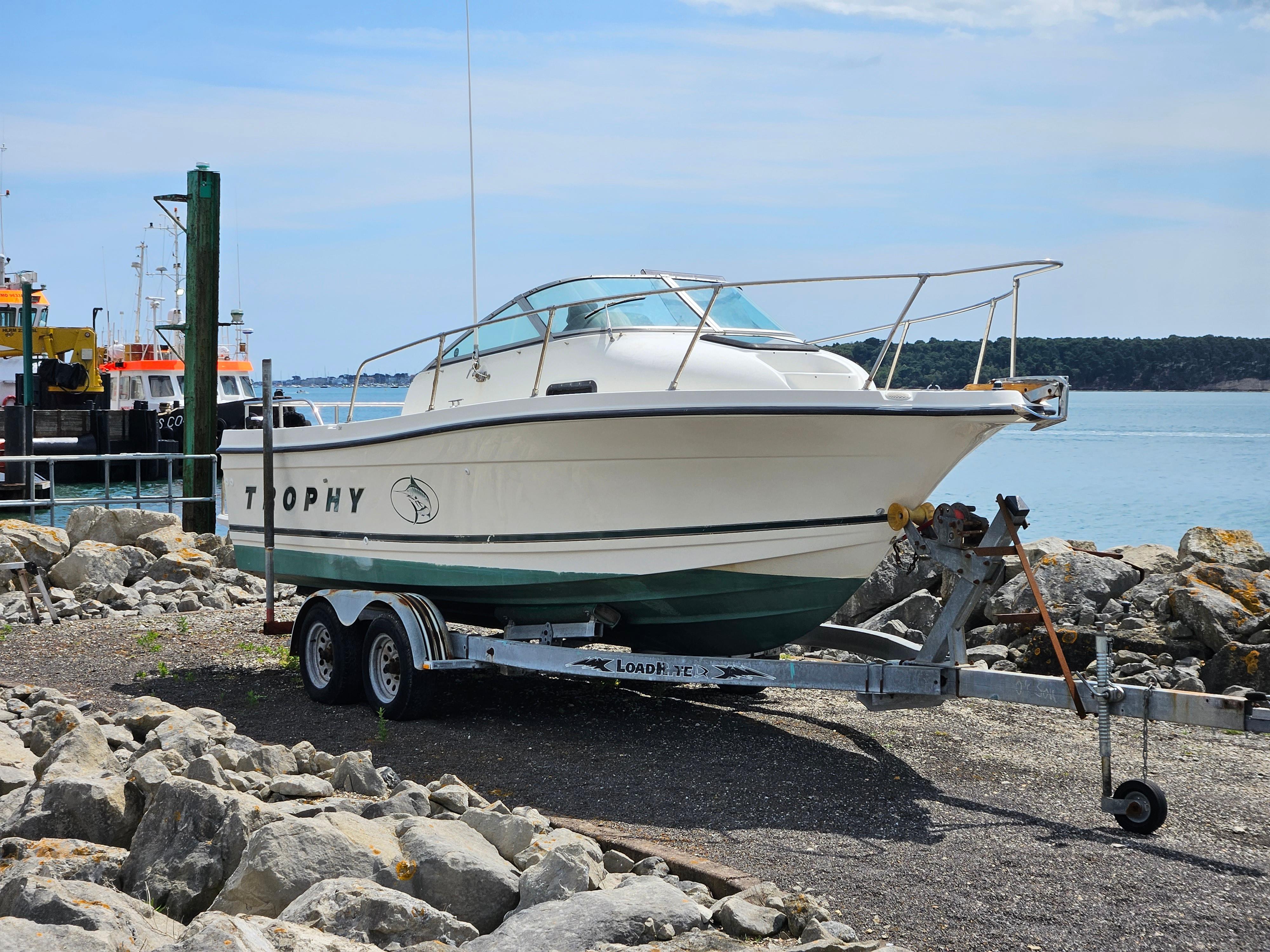 Bayliner Trophy 2052 Walk Around | 7m | 2002 - Dorset | Boats and Outboards