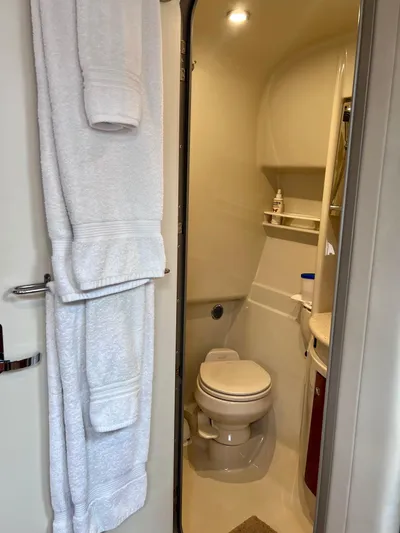 Still Groovin Yacht Photos Pics 