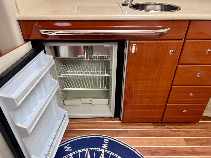 Still Groovin Yacht Photos Pics 