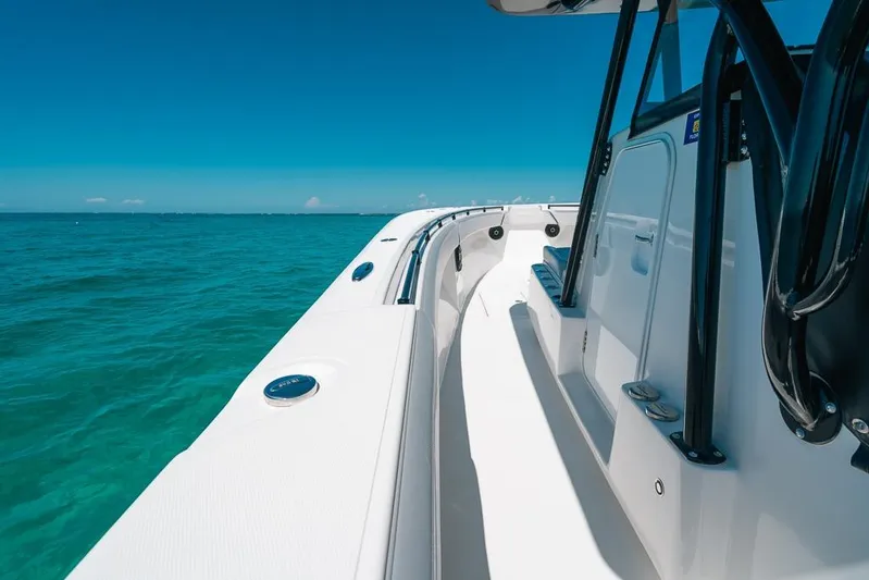  Yacht Photos Pics 2024 SeaHunter 39 Tournament boat on clear blue ocean waters.