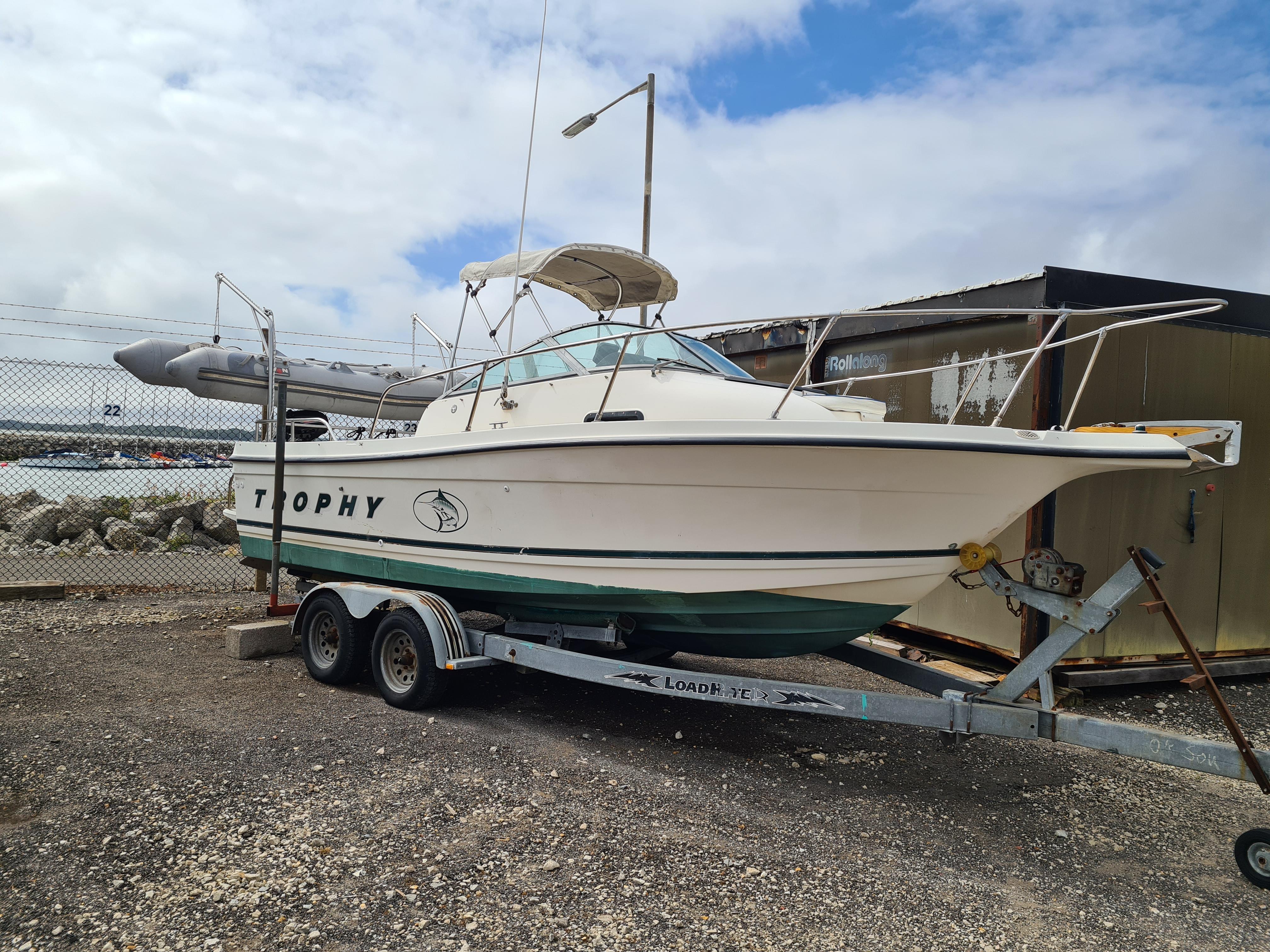 Bayliner Trophy 2052 Walk Around | 7m | 2002 - Dorset | Boats and Outboards