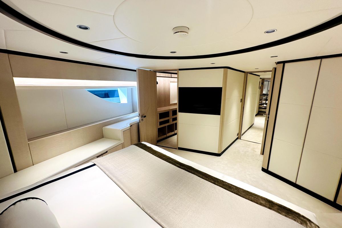 2023 Majesty 120 