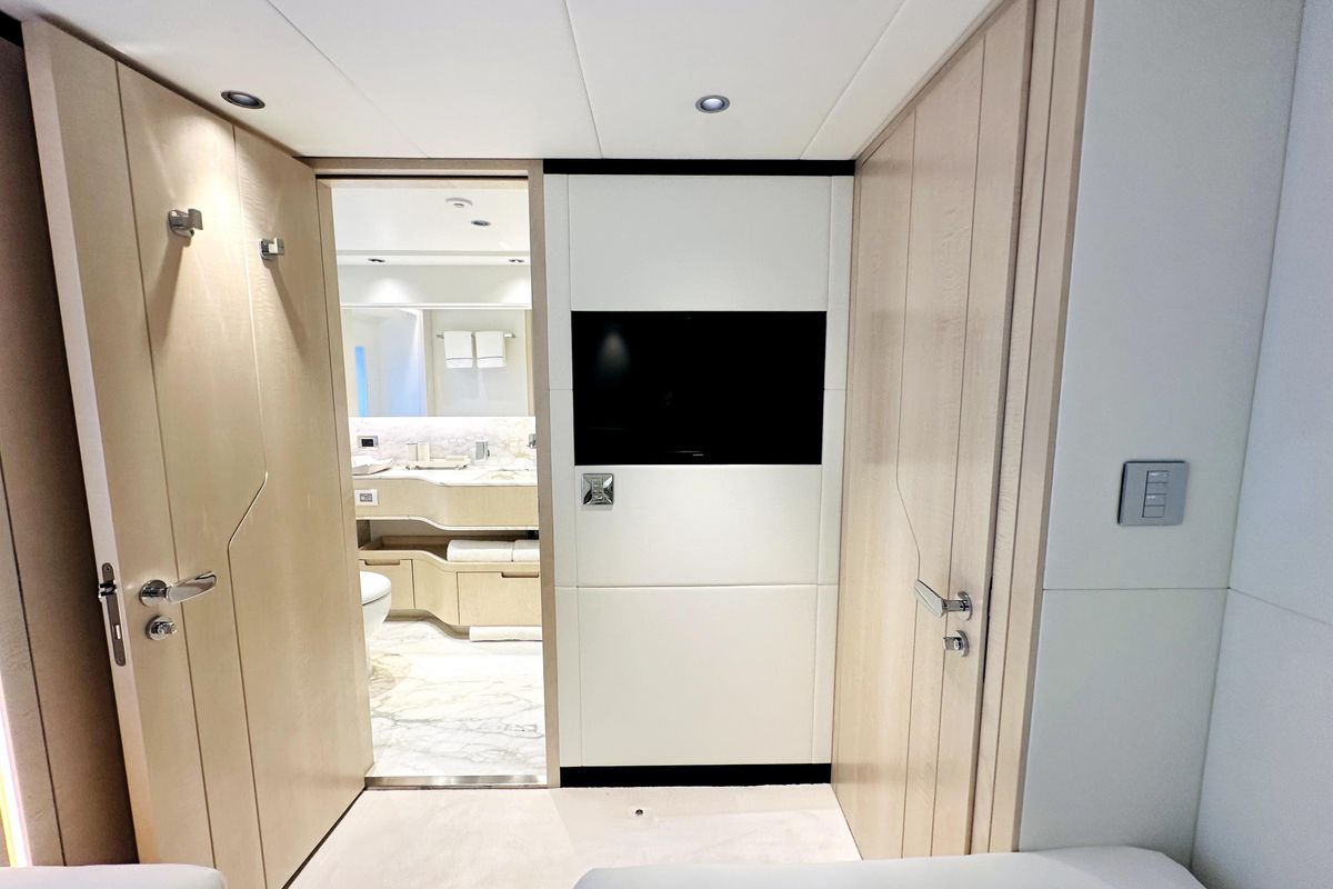 2023 Majesty 120 
