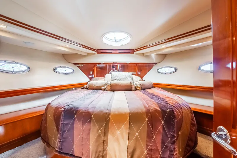 Lost In Paradise III Yacht Photos Pics 