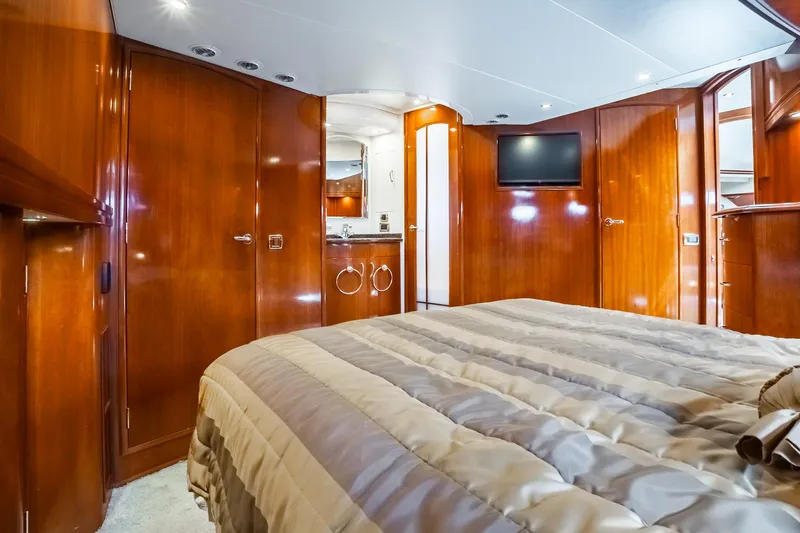 Lost In Paradise III Yacht Photos Pics 