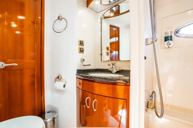 Lost In Paradise III Yacht Photos Pics 