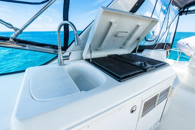 Lost In Paradise III Yacht Photos Pics 