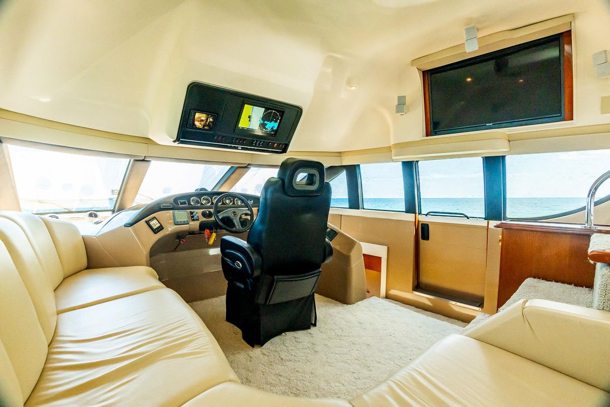 2004 Carver 57 