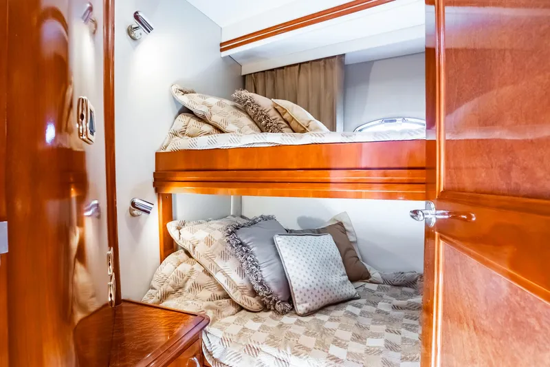 Lost In Paradise III Yacht Photos Pics 