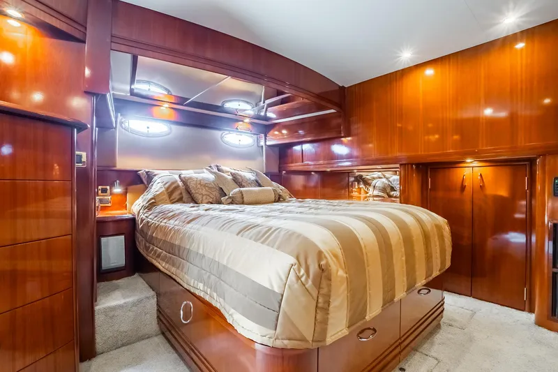 Lost In Paradise III Yacht Photos Pics 