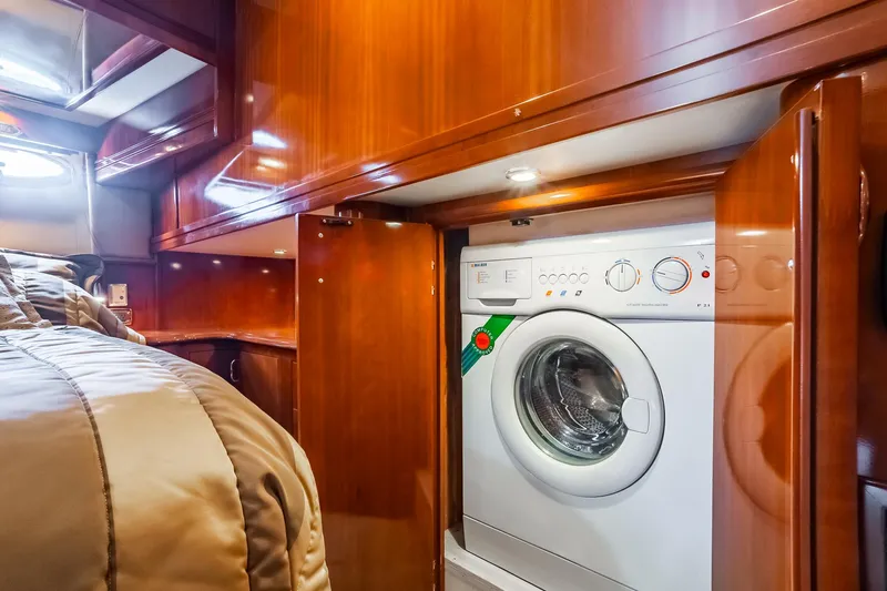 Lost In Paradise III Yacht Photos Pics 