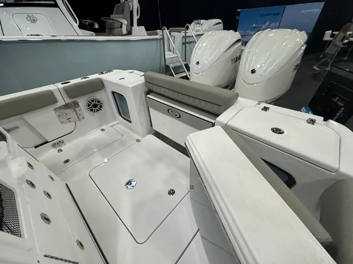  Yacht Photos Pics 2025 SPORTSMAN 282 OPEN - Image 9