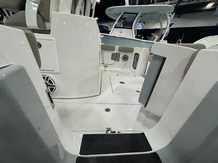  Yacht Photos Pics 2025 SPORTSMAN 282 OPEN - Image 7