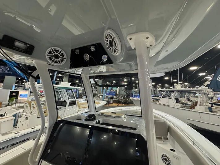  Yacht Photos Pics 2025 SPORTSMAN 282 OPEN - Image 8